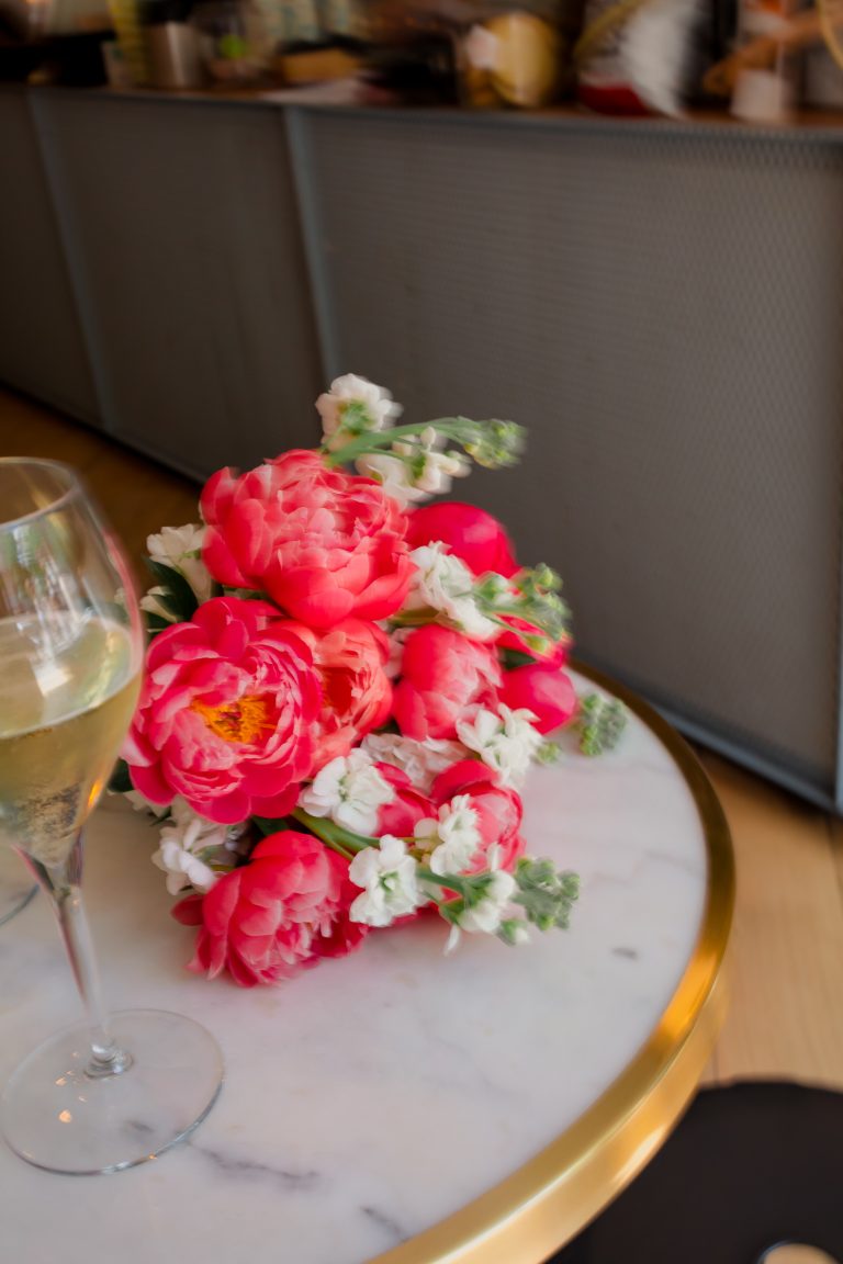 buchet mireasa bujori