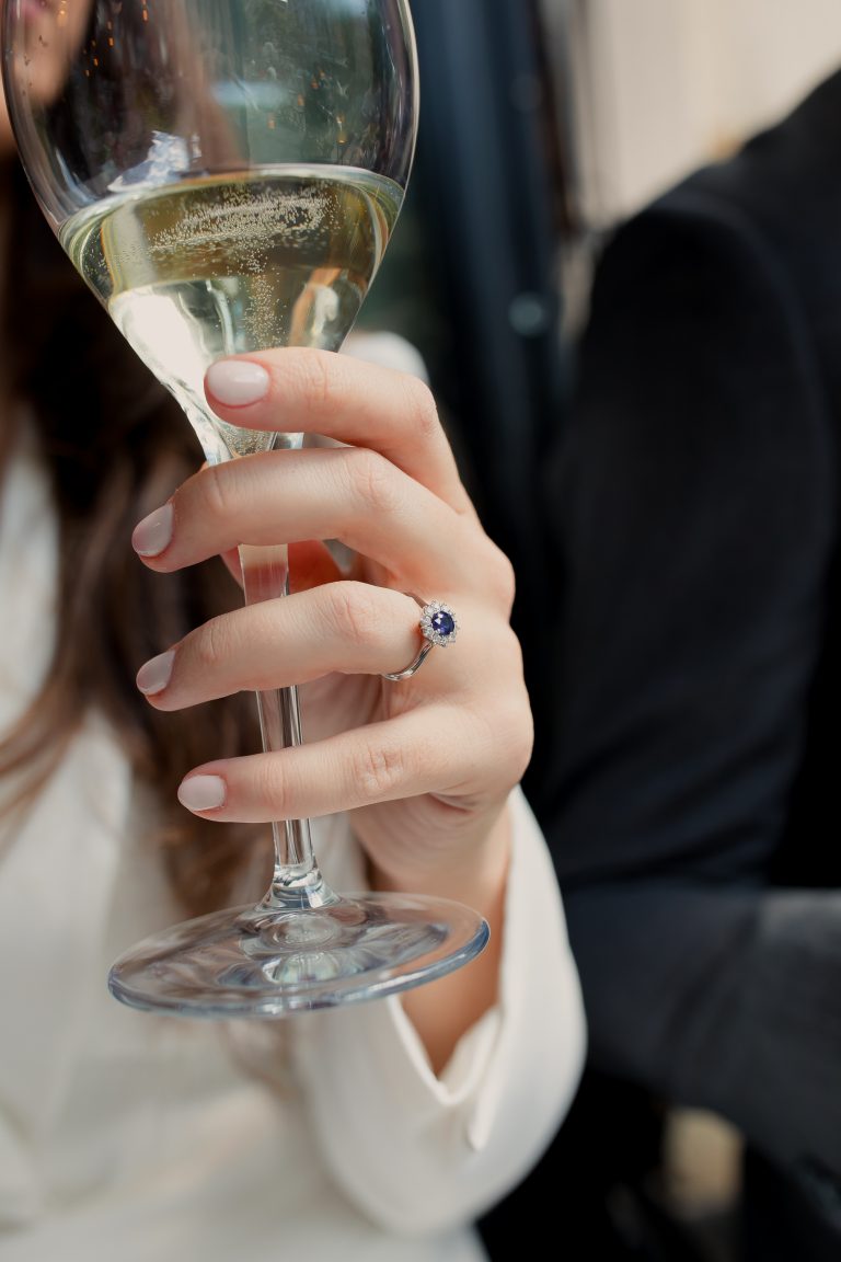 inel de logodna cu diamant albastru