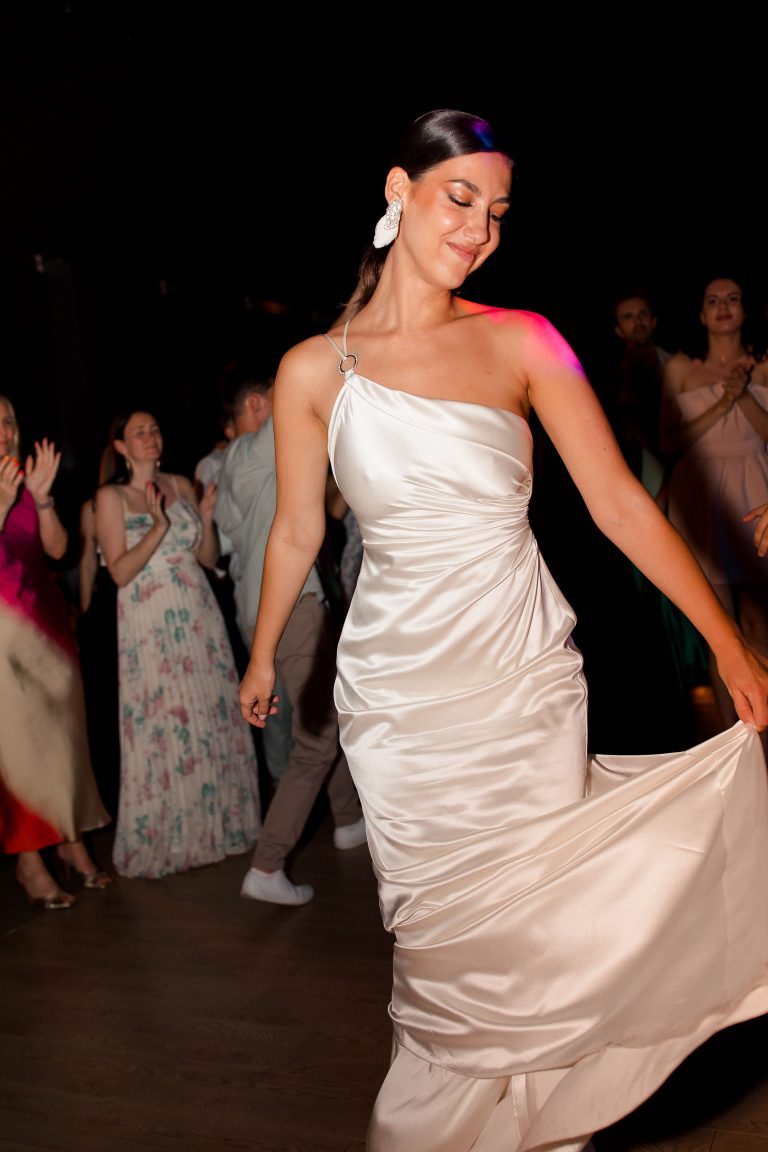 divine atelier rochie mireasa pret