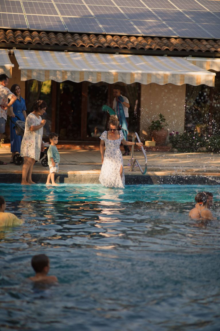 district one stories nunta bucuresti