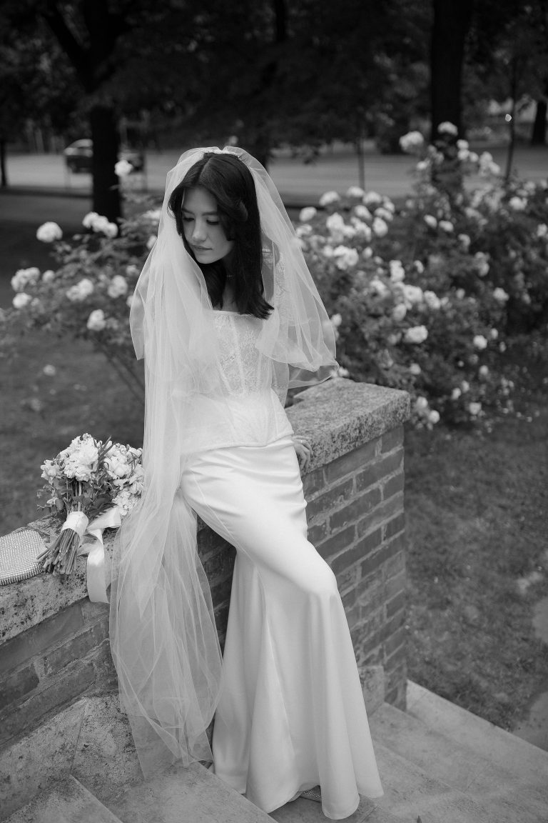 rochie mireasa moderna